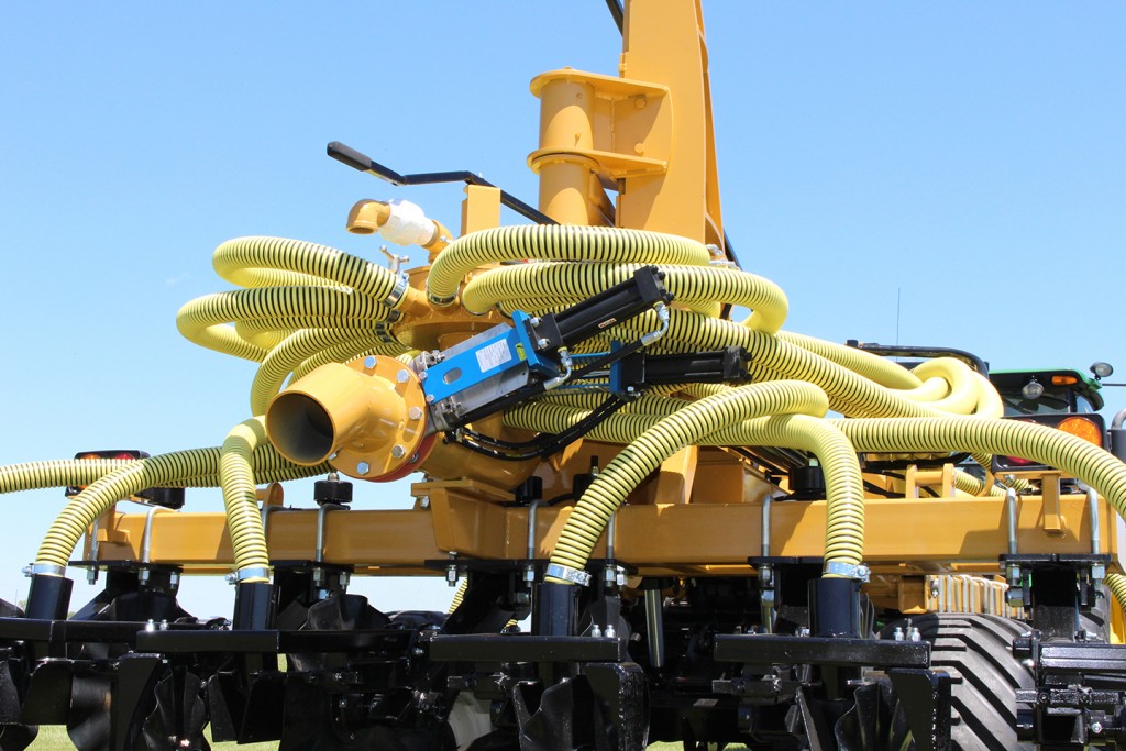 NEW Bazooka Farmstar Titan Series Front Folding Coulter Till Toolbar