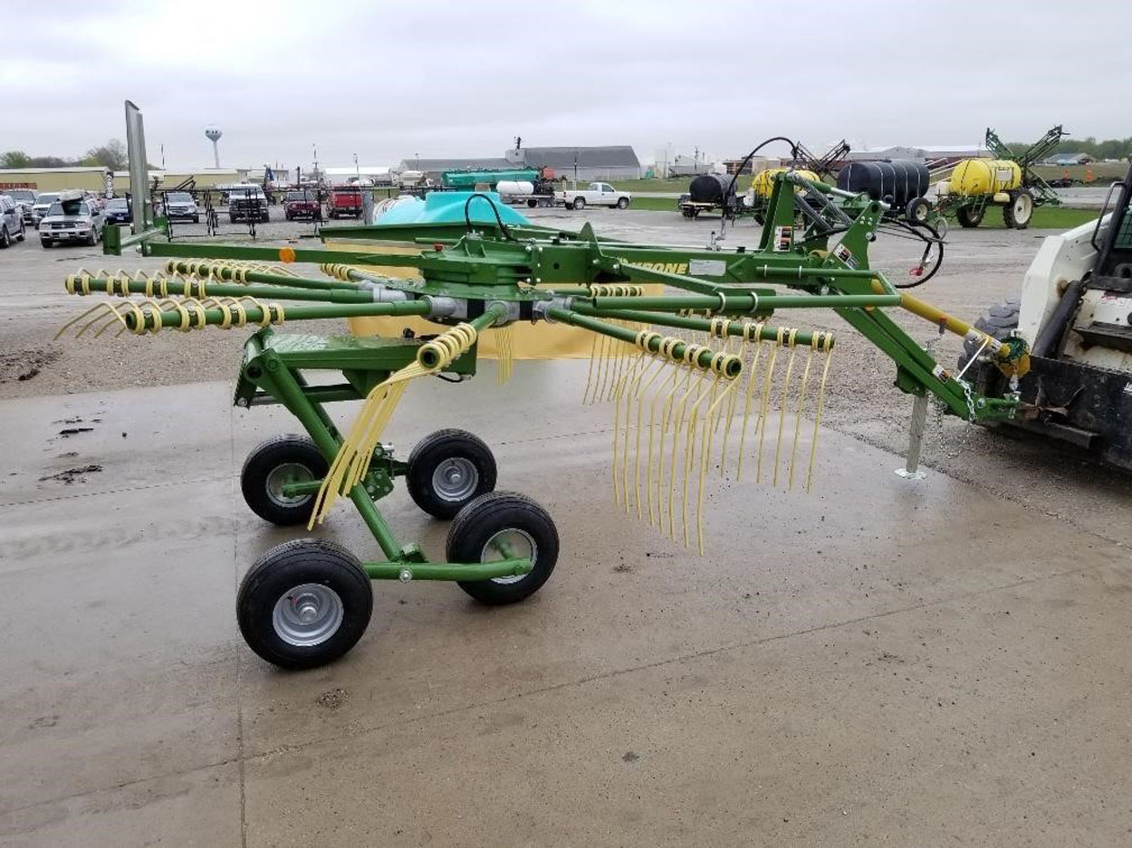 2019 Krone Swadro 38T Rotary Rake Stutsmans