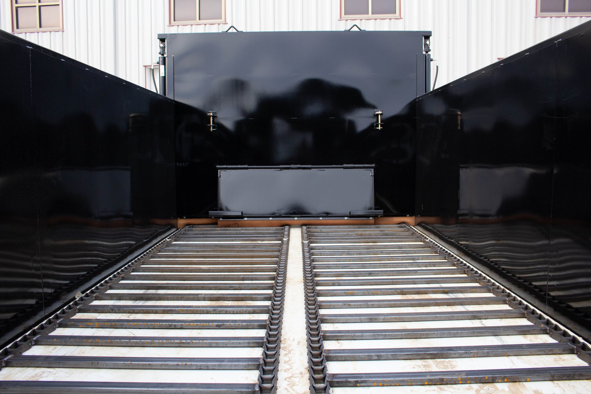 Artex CB Series Manure Spreader Stutsmans